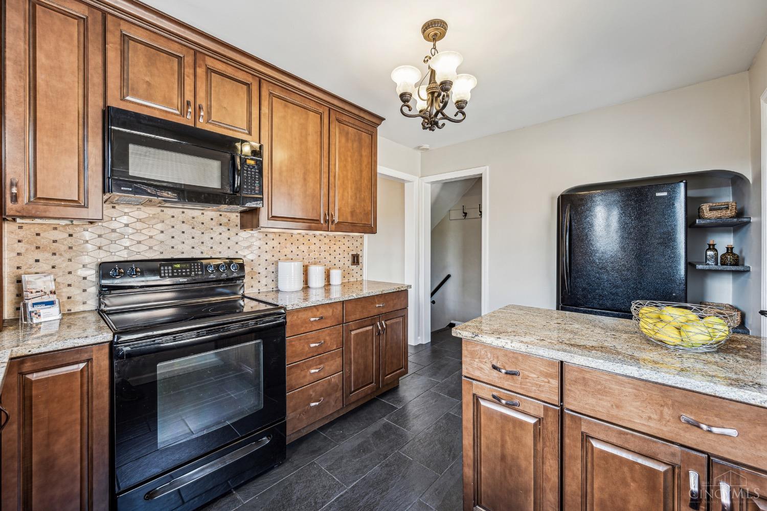 2613 Ridgecliff Avenue