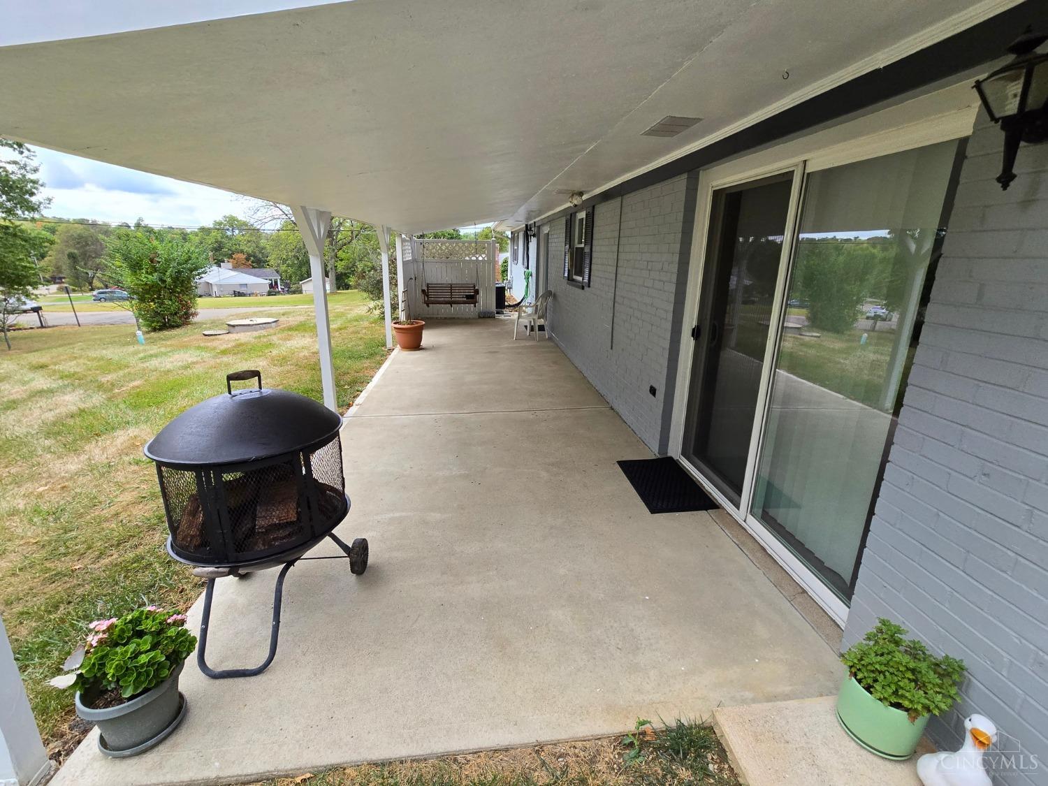 5555 Clearidge Lane
