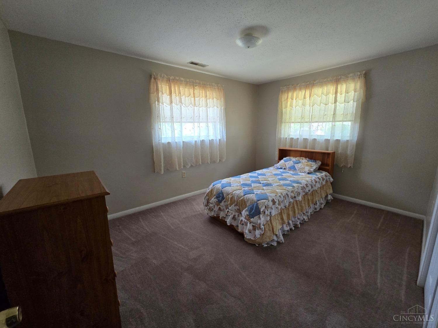 5555 Clearidge Lane