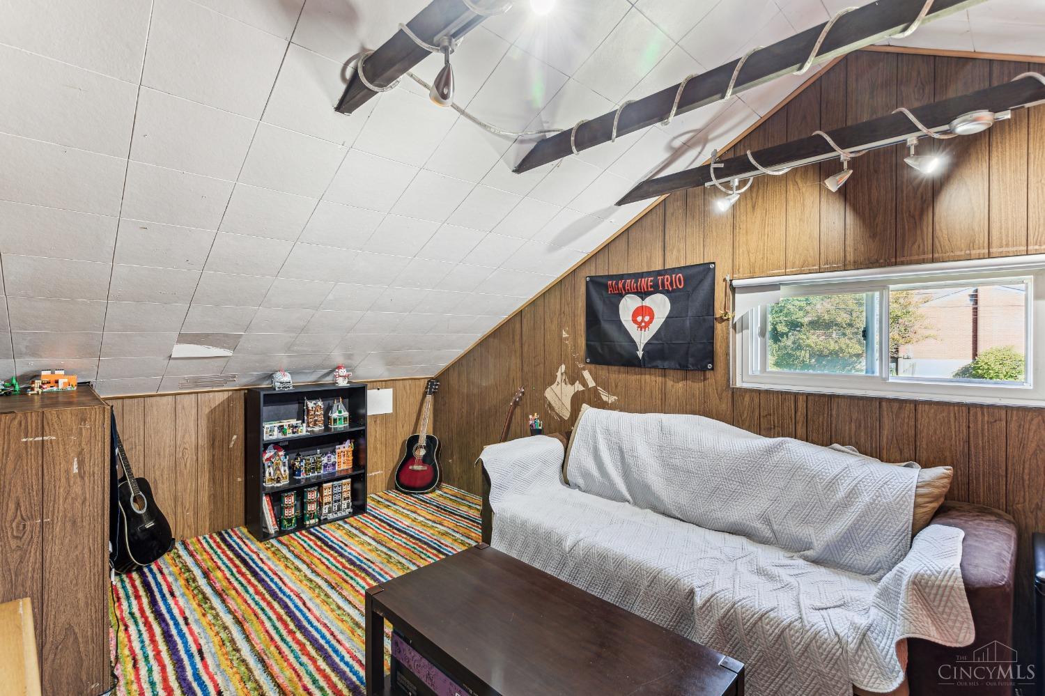 3435 Moonridge Drive