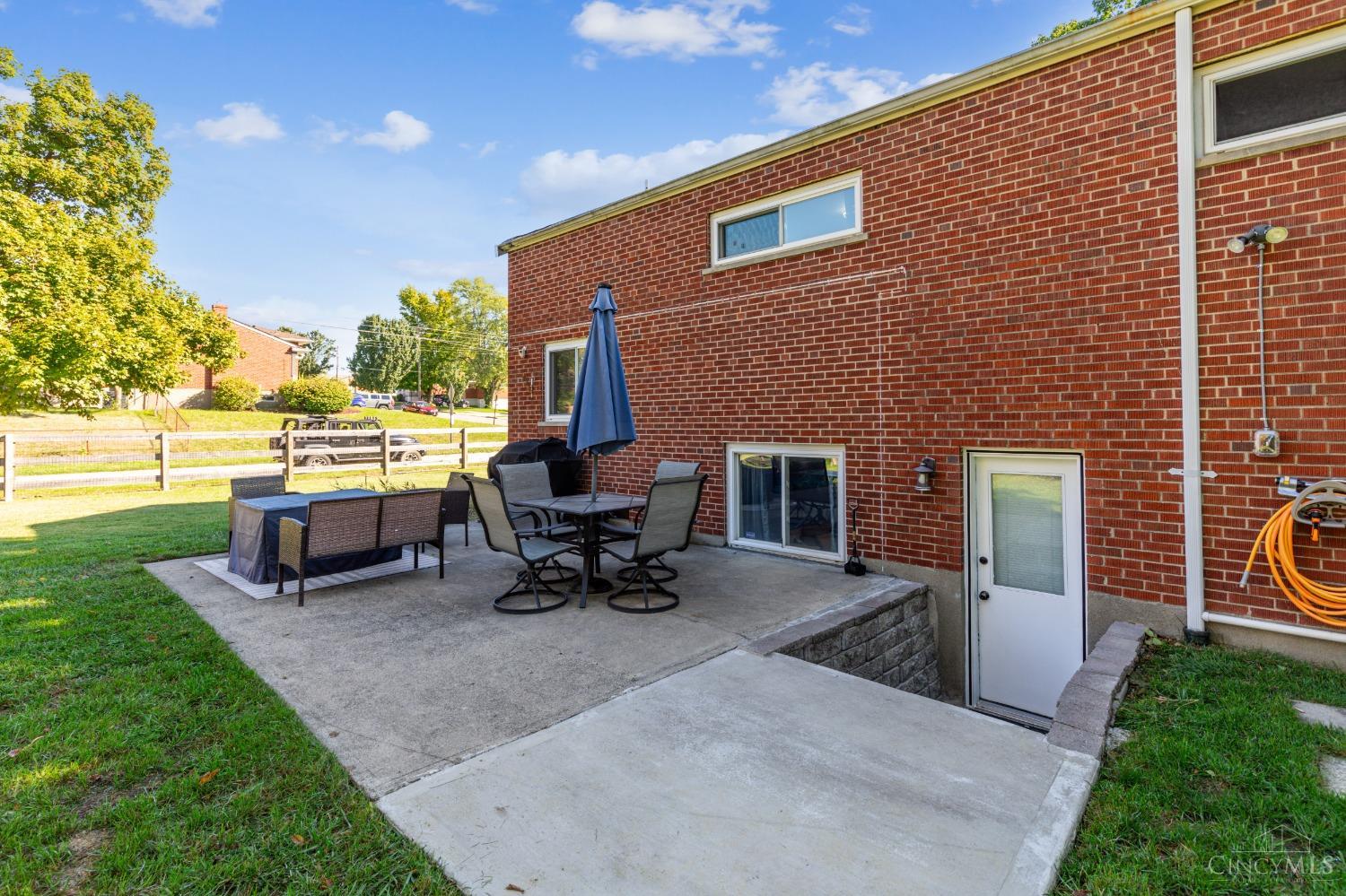 3435 Moonridge Drive