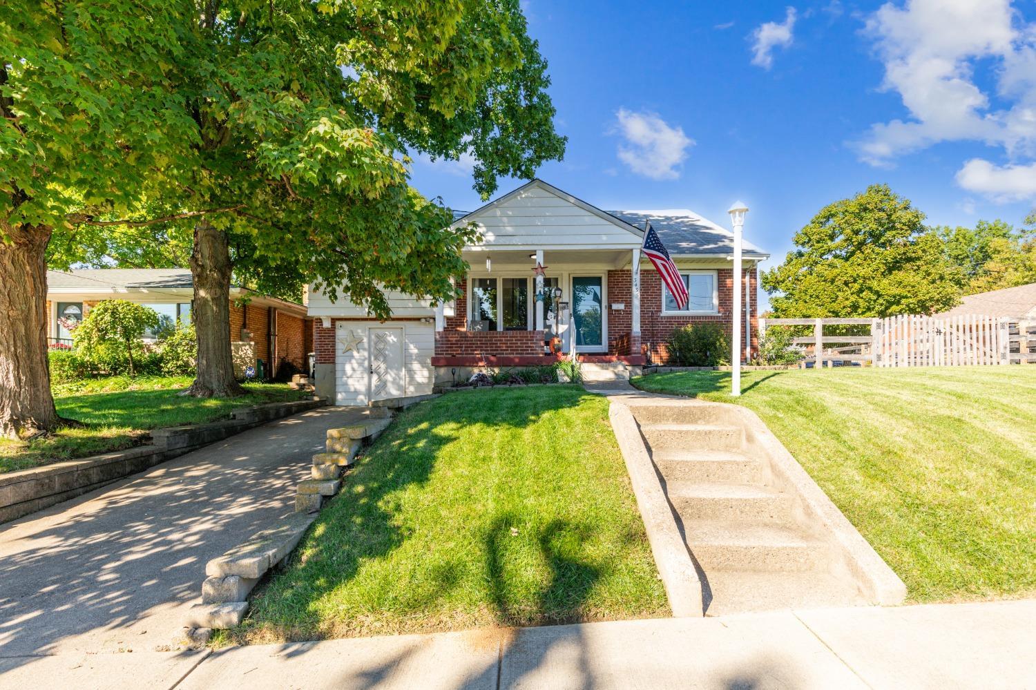 3435 Moonridge Drive