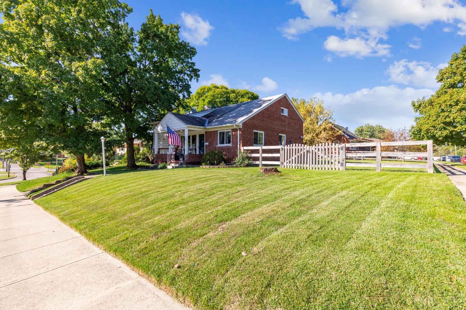 3435 Moonridge Drive