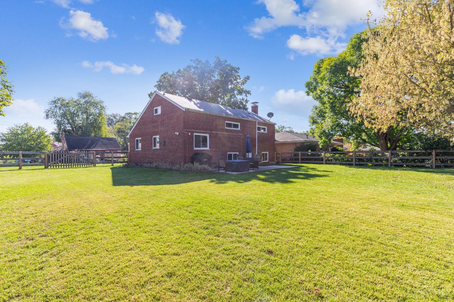 3435 Moonridge Drive