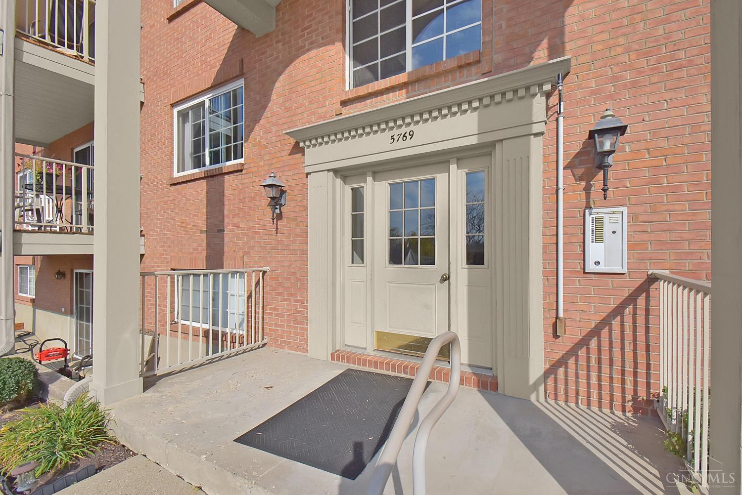 5769 Cheviot Road 2C