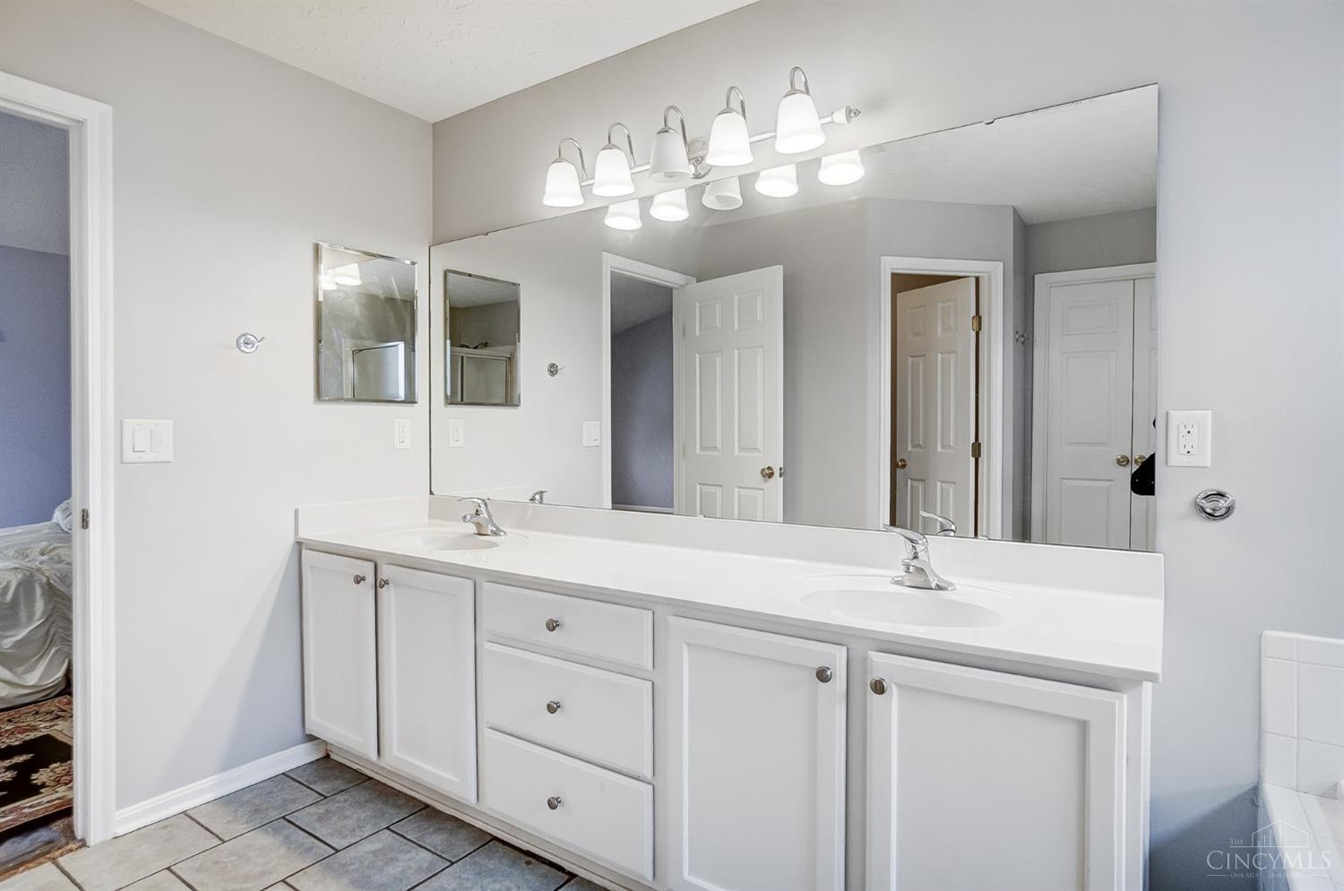 5401 Emilys Oak Court