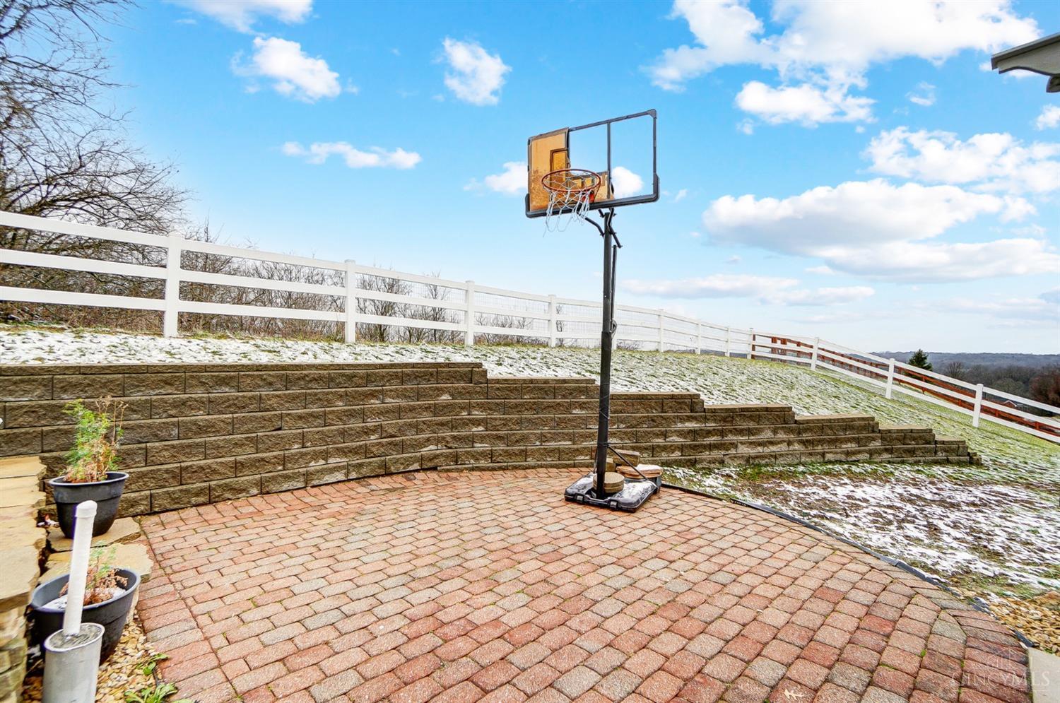 5401 Emilys Oak Court