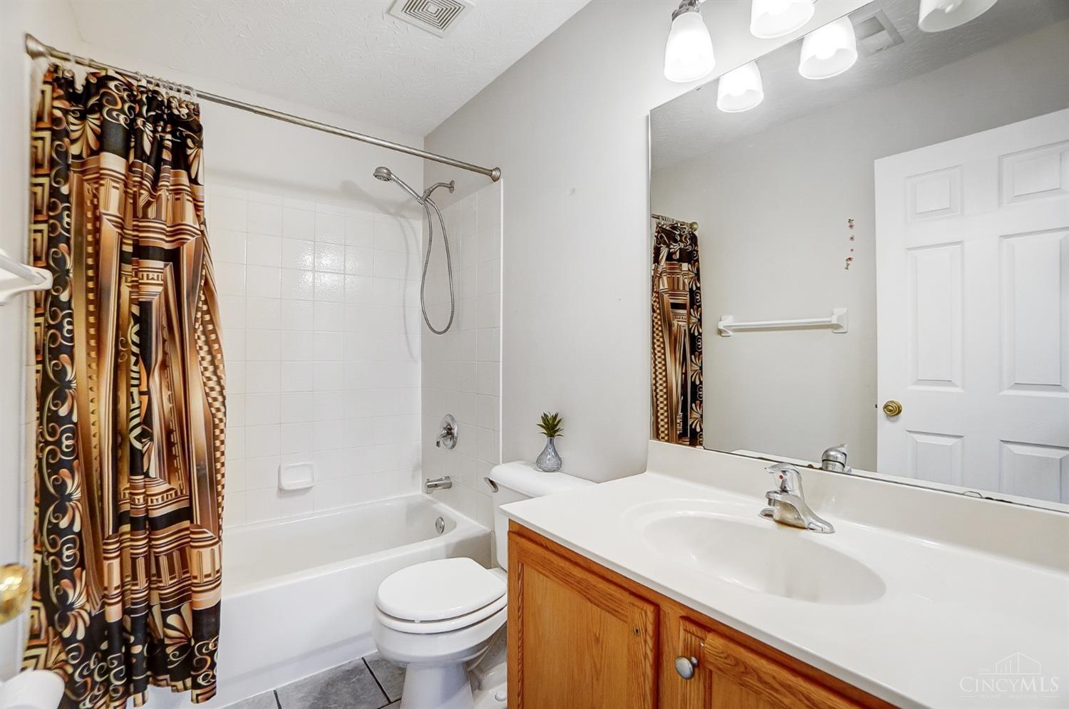 5401 Emilys Oak Court