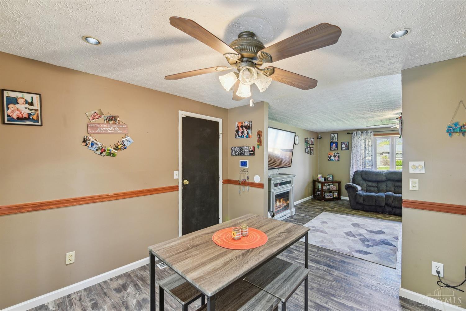 12158 Glencrest Court