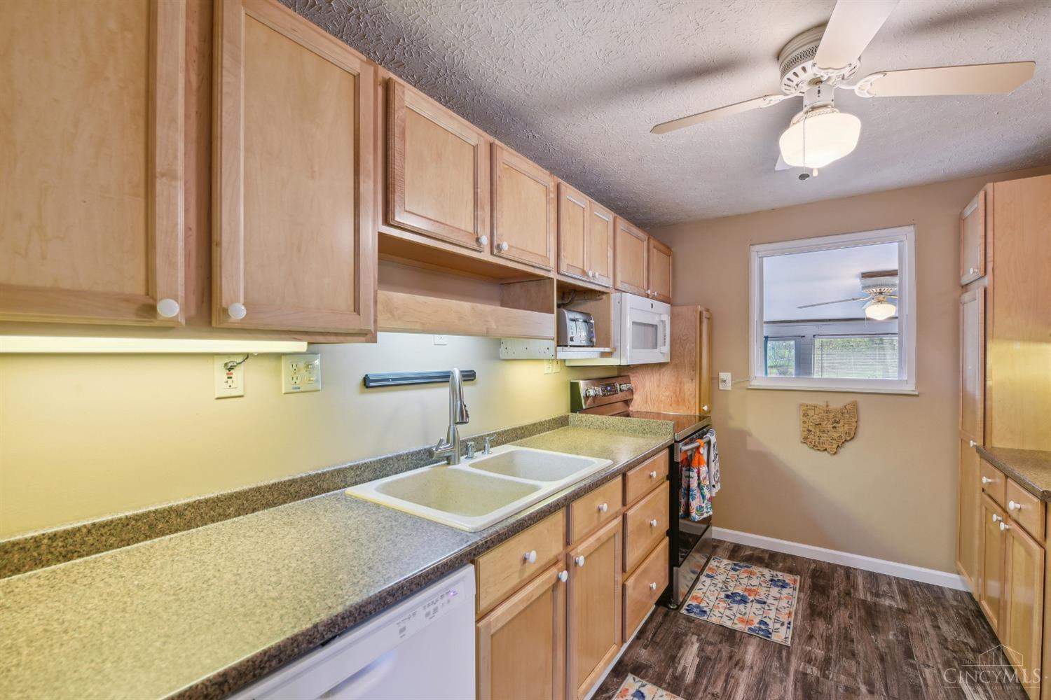 12158 Glencrest Court