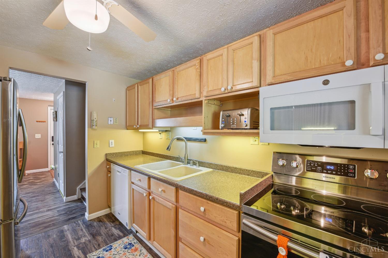 12158 Glencrest Court