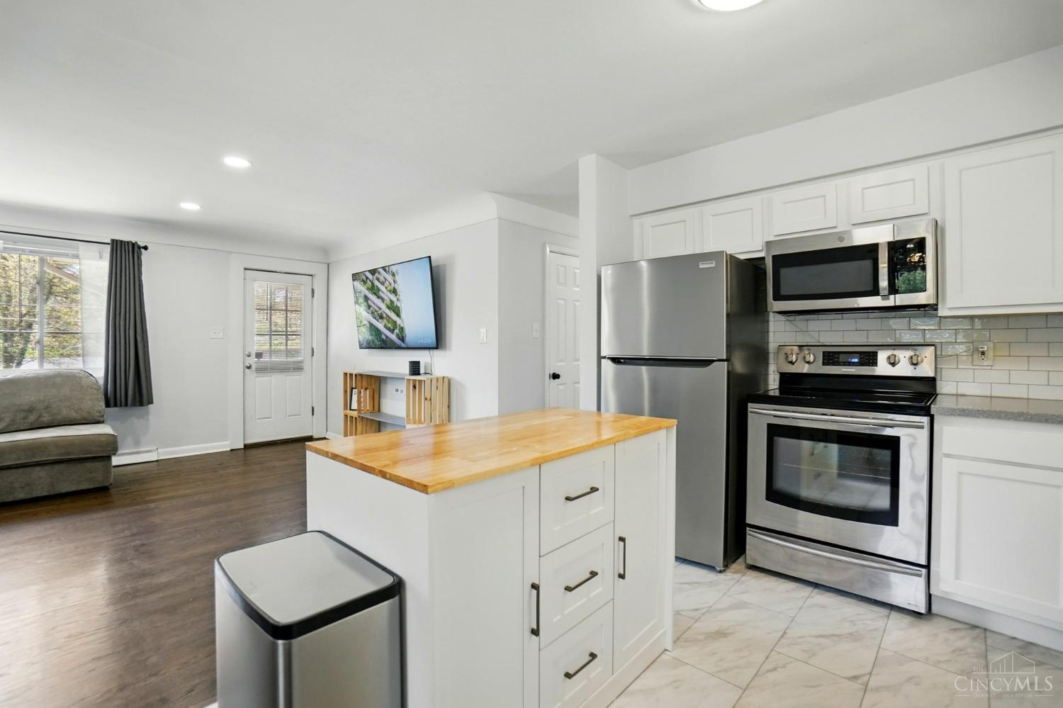 5694 Antoninus Drive