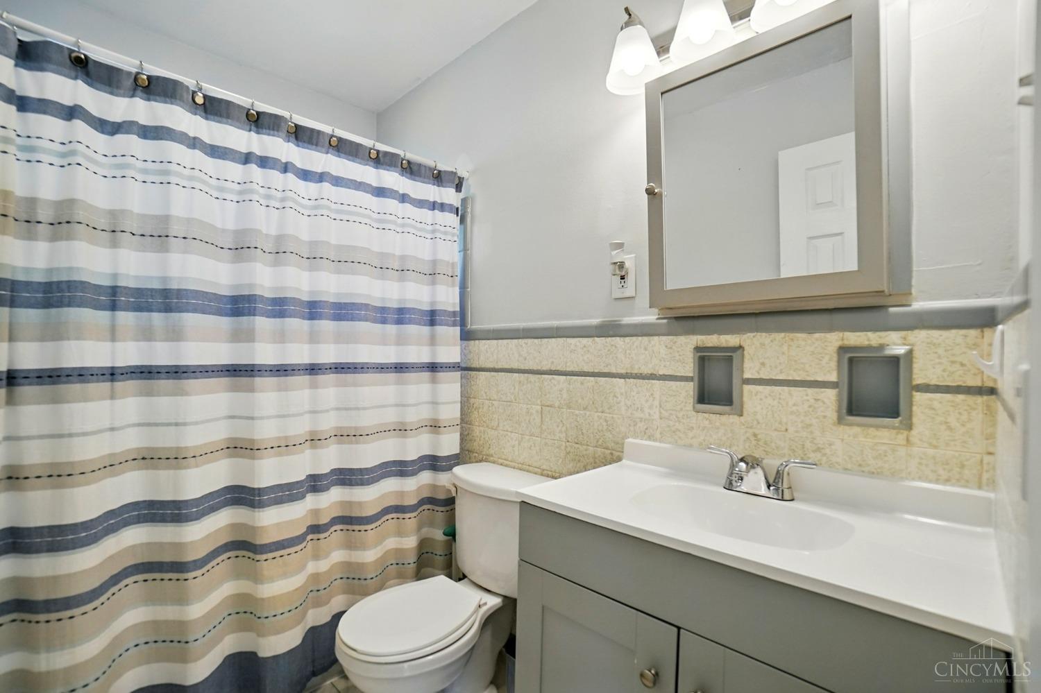 5694 Antoninus Drive