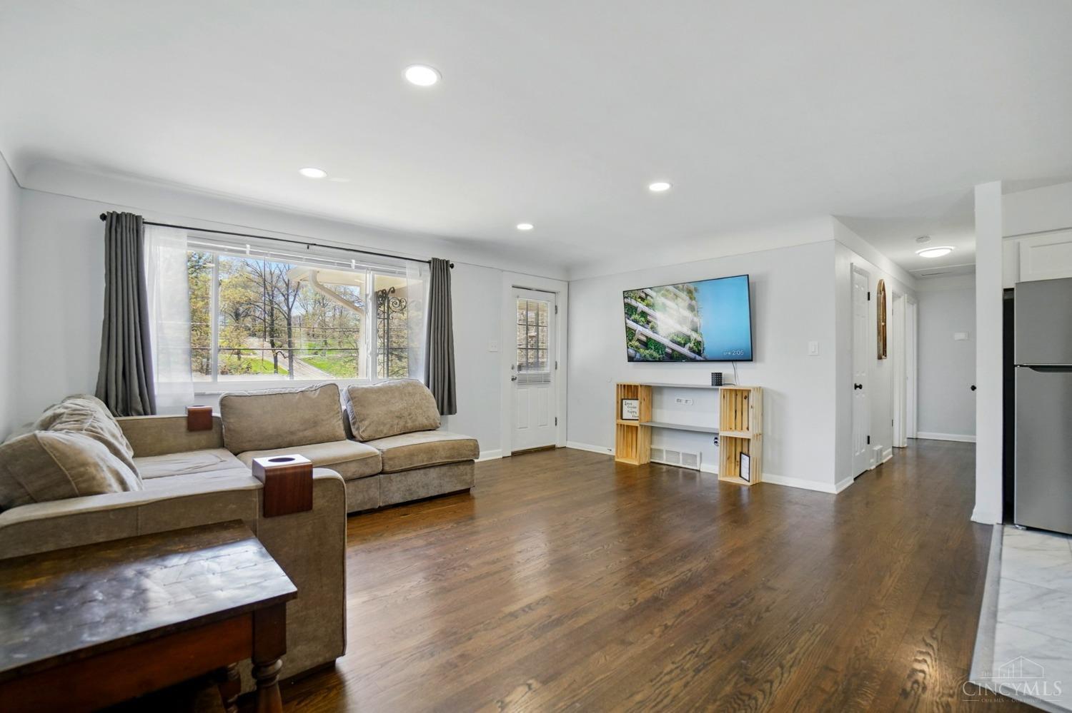 5694 Antoninus Drive