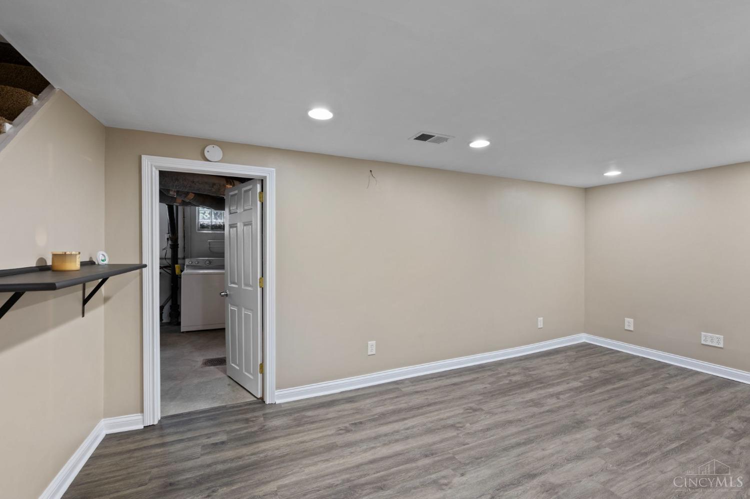 3748 Frondorf Avenue