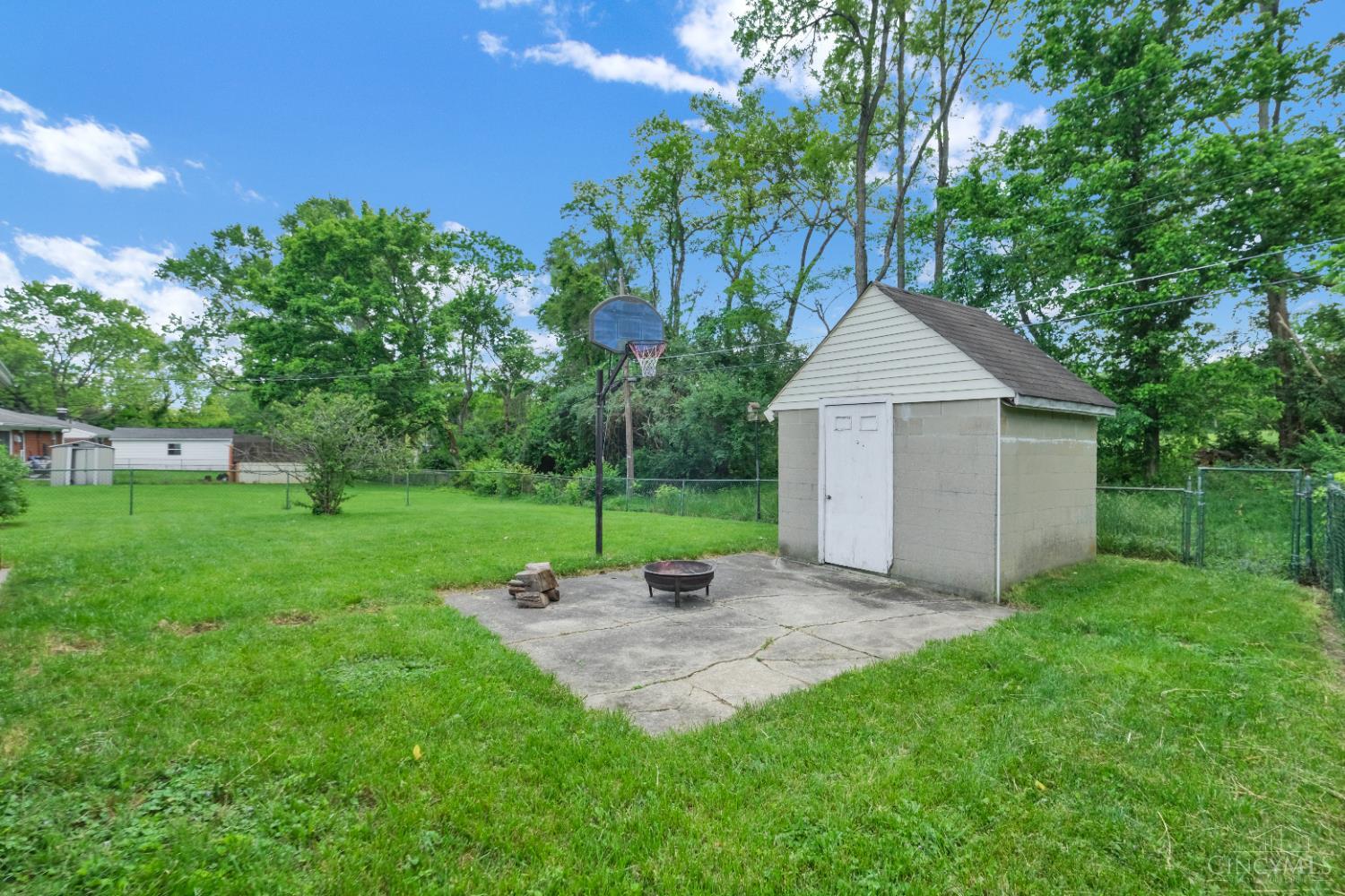2047 Bluehill Drive