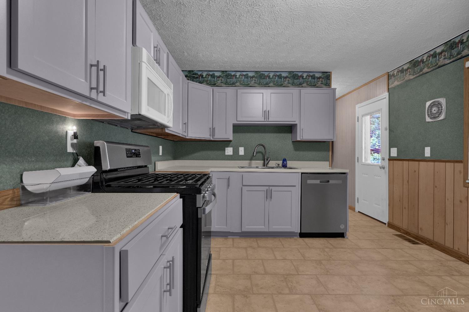 2047 Bluehill Drive
