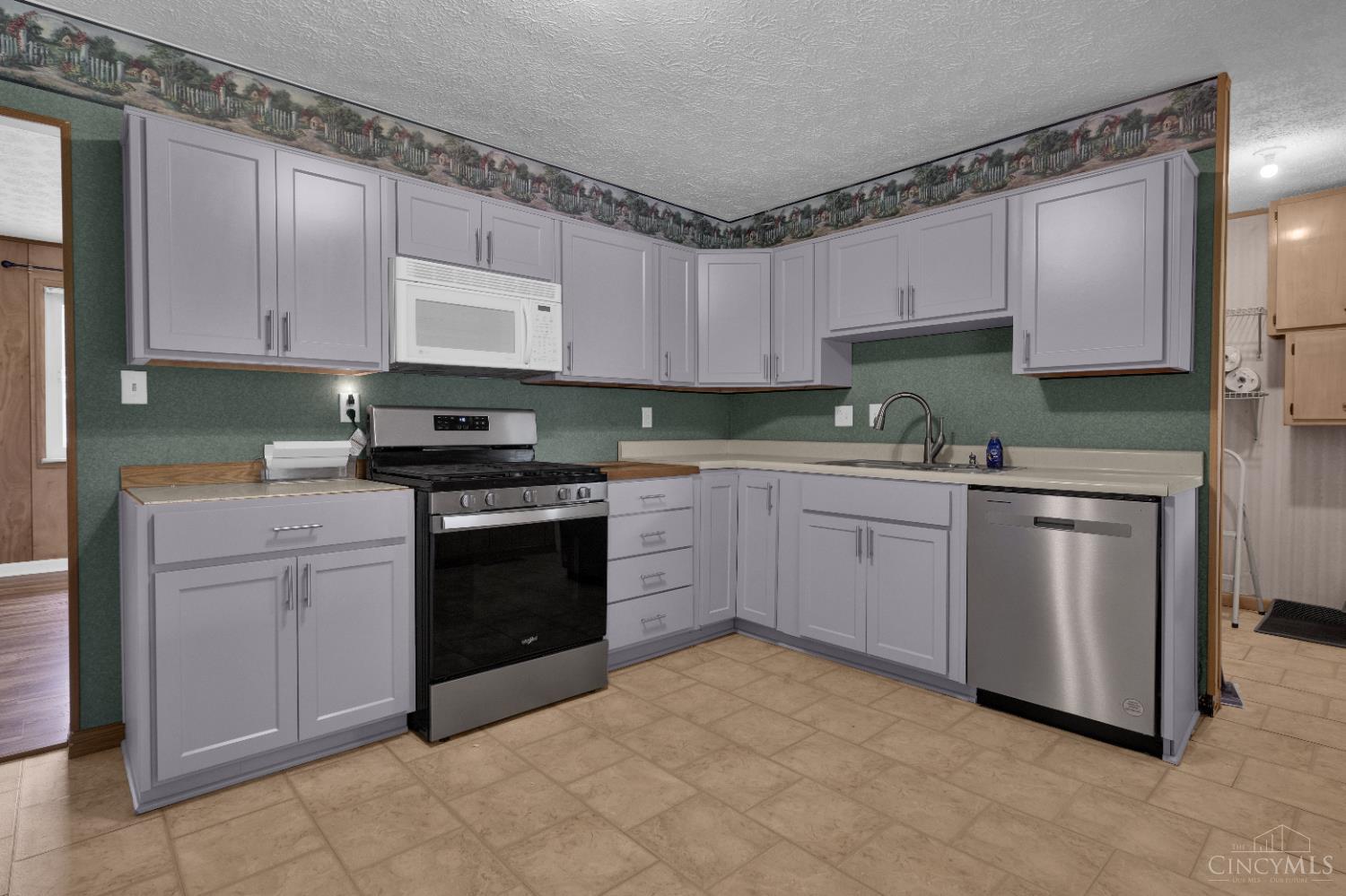 2047 Bluehill Drive