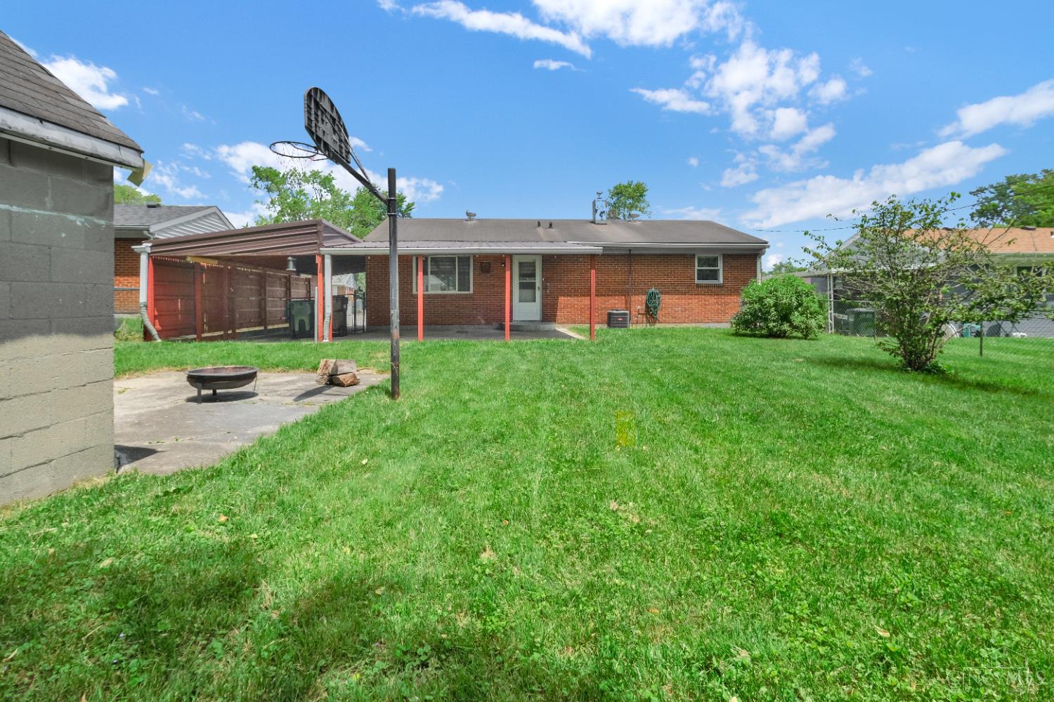 2047 Bluehill Drive