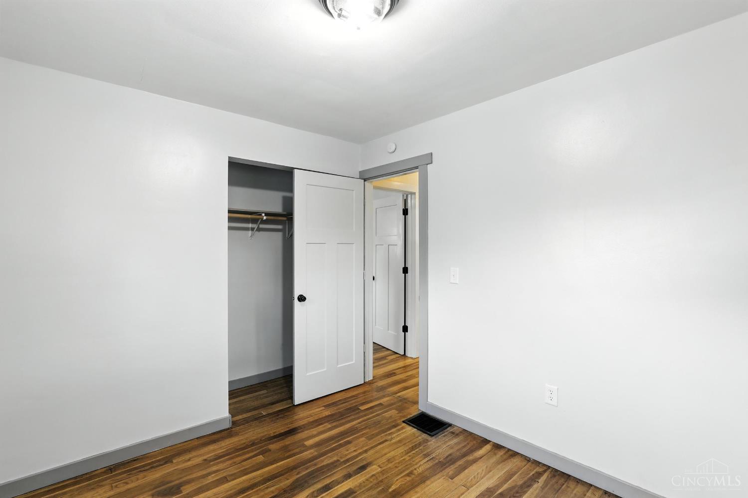 6040 Parrakeet Drive