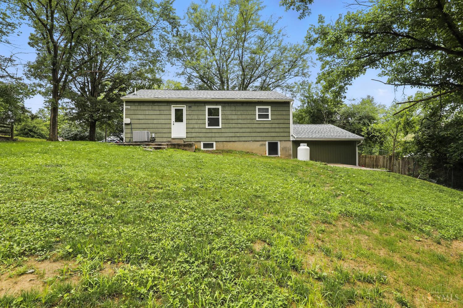 6040 Parrakeet Drive