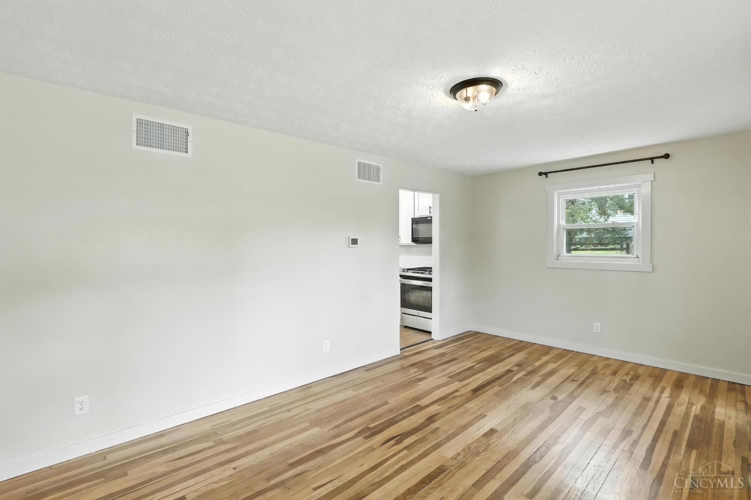 6040 Parrakeet Drive