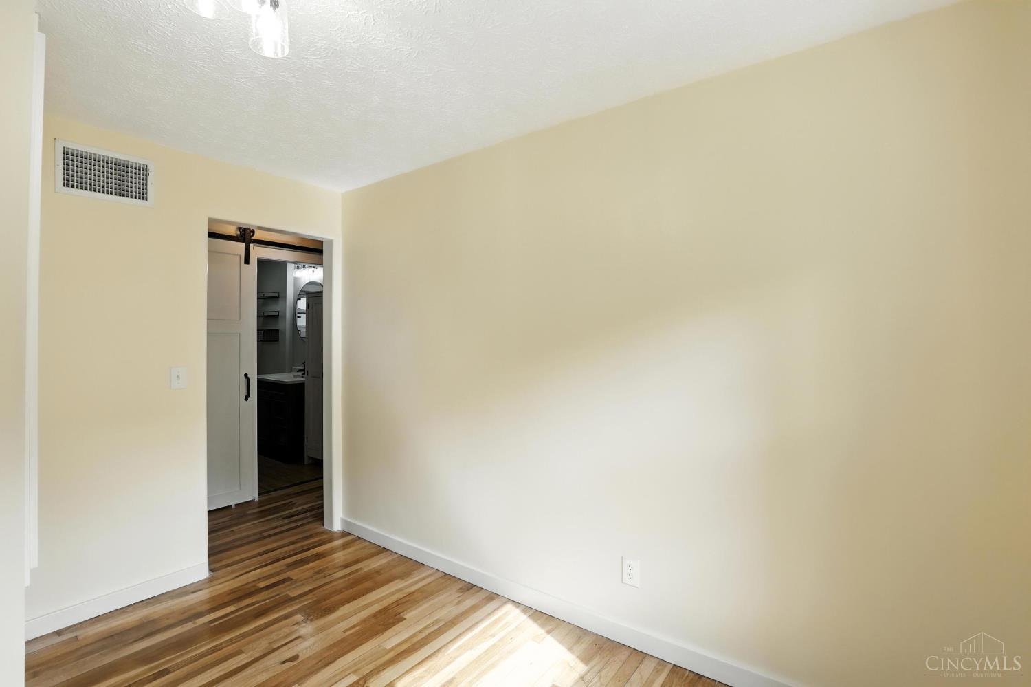 6040 Parrakeet Drive