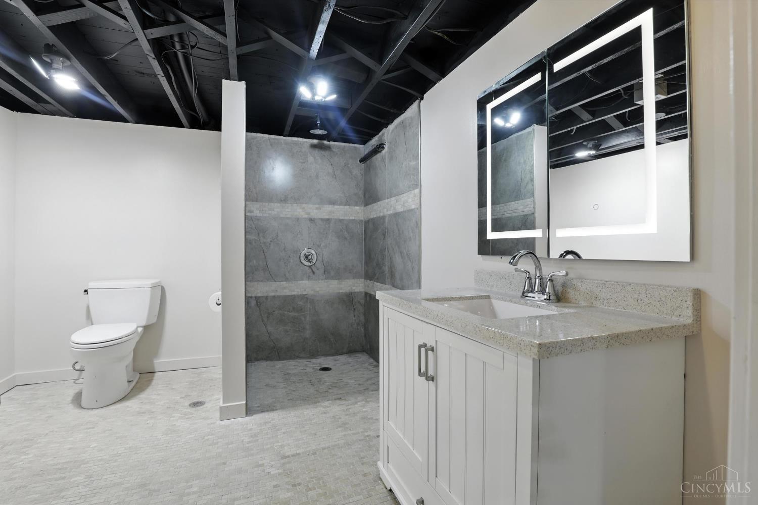 6040 Parrakeet Drive