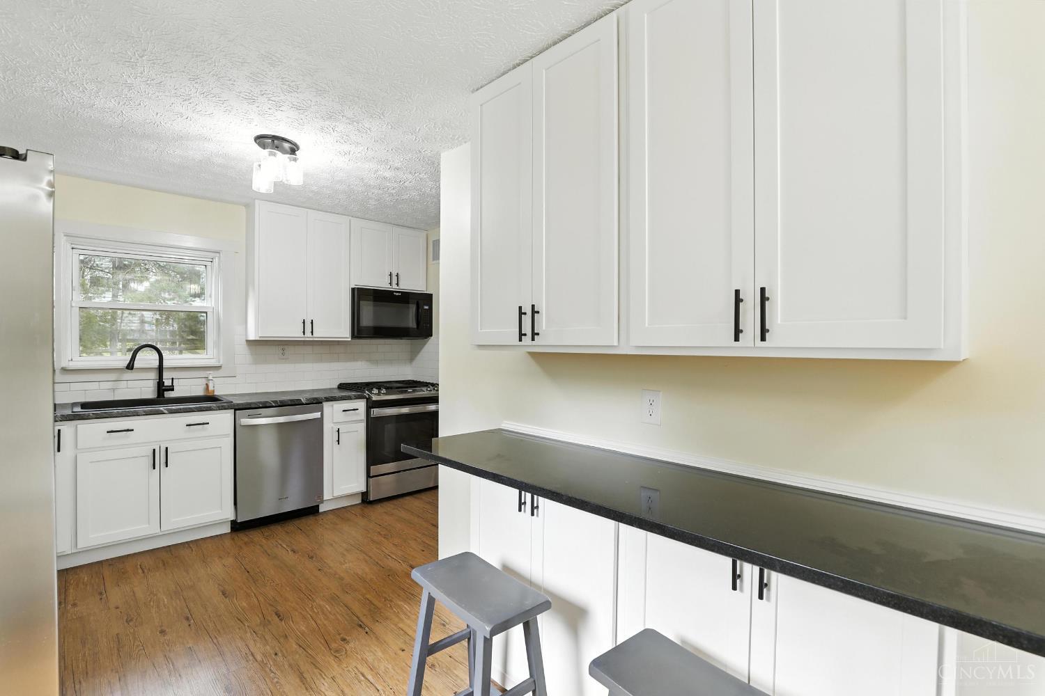 6040 Parrakeet Drive