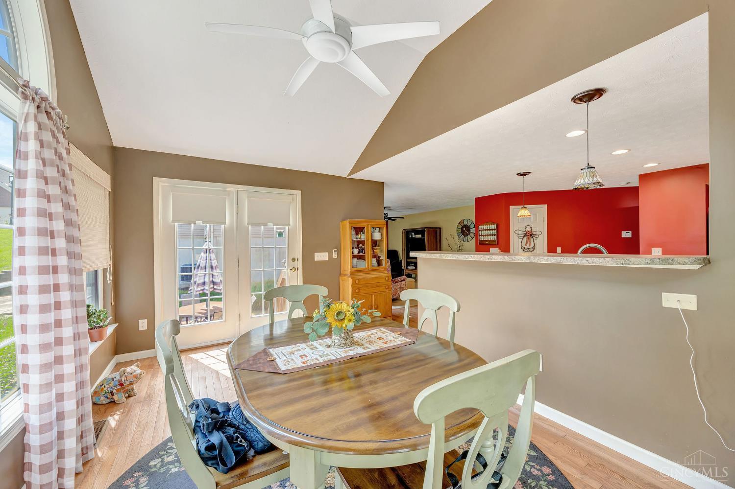 5441 Gwendolyn Ridge