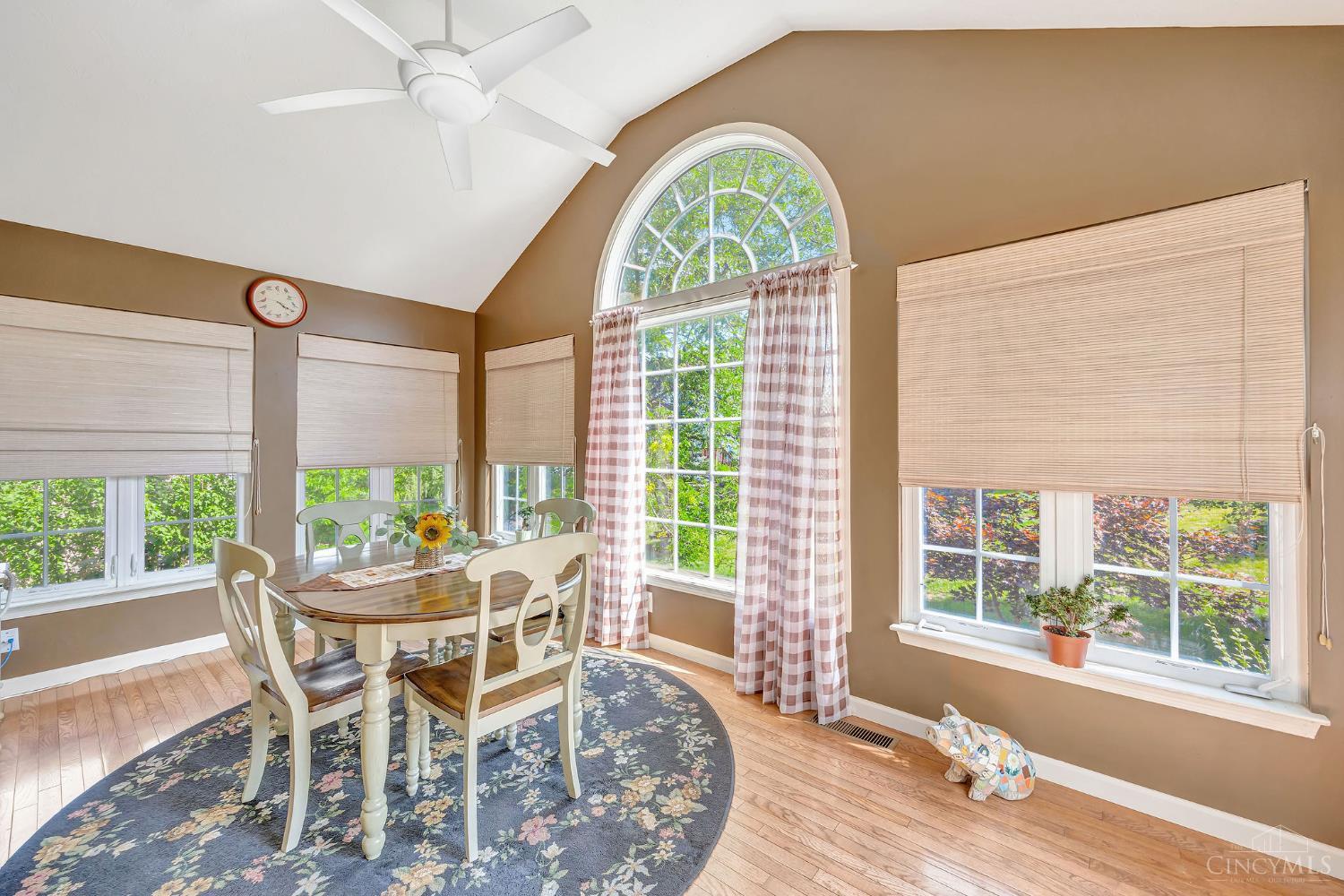 5441 Gwendolyn Ridge