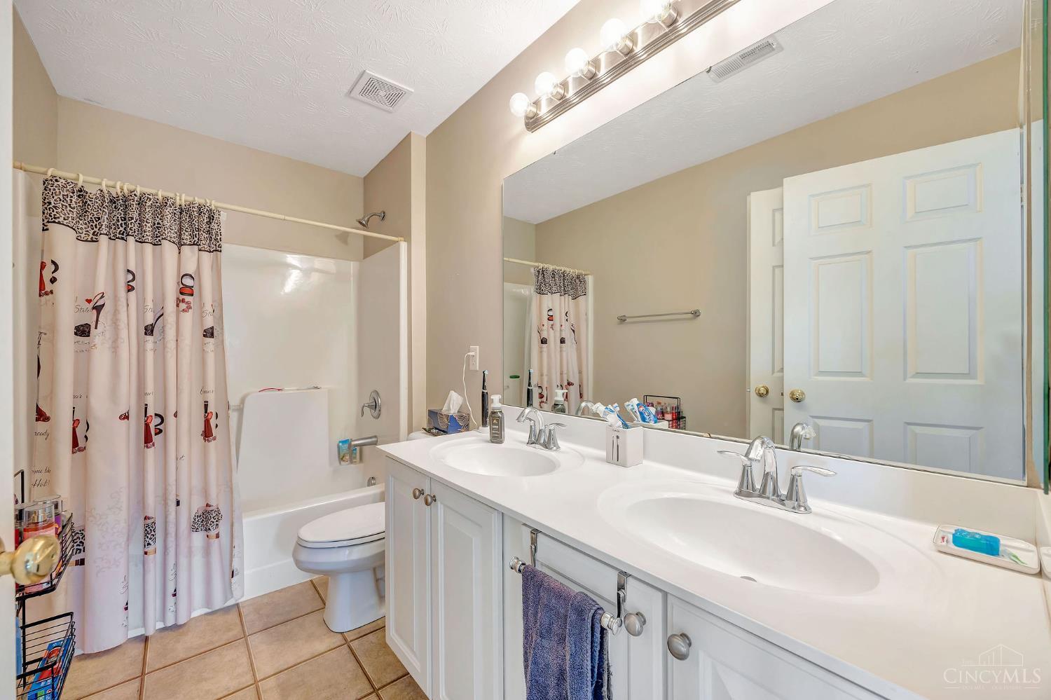 5441 Gwendolyn Ridge