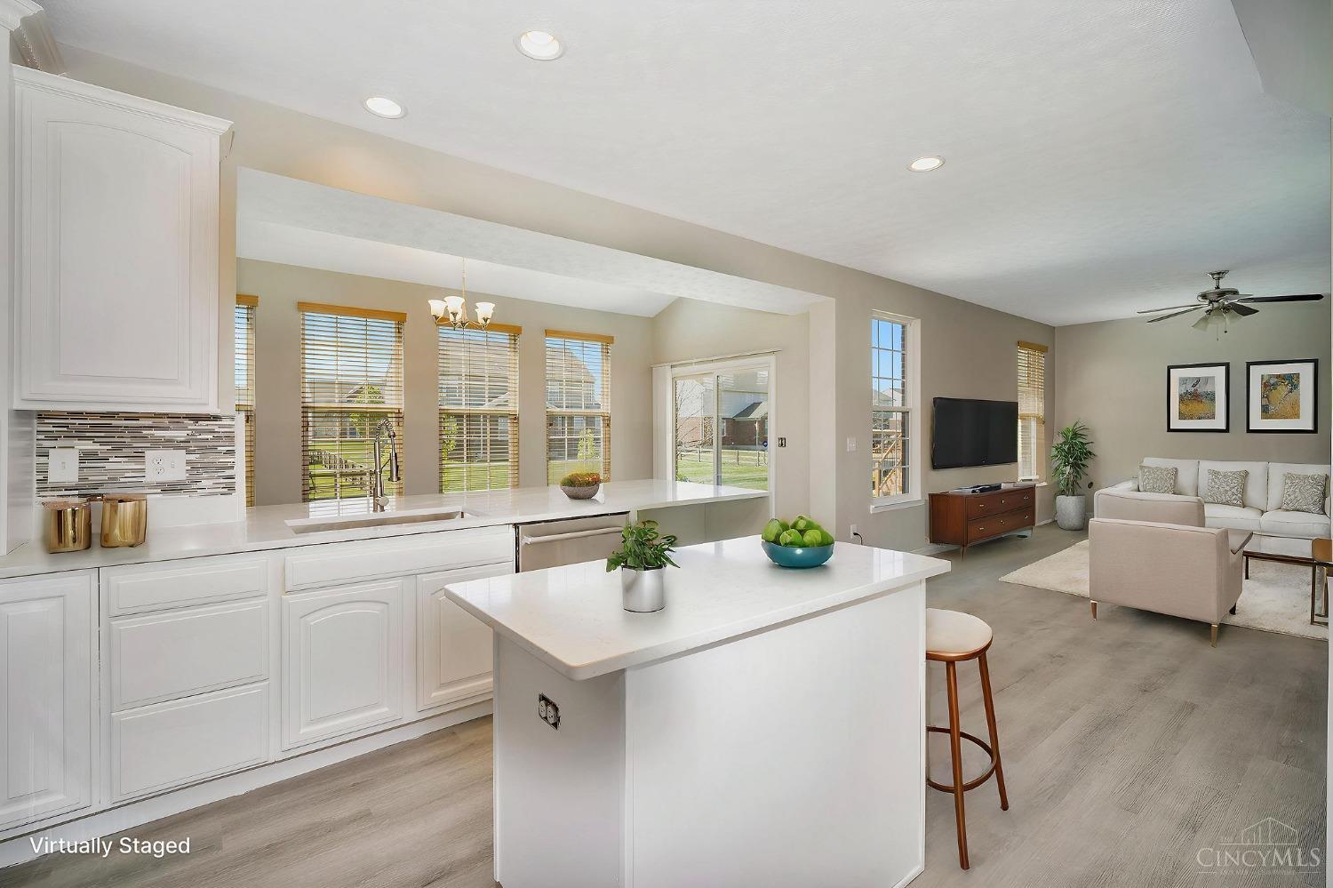 8105 Vegas Circle