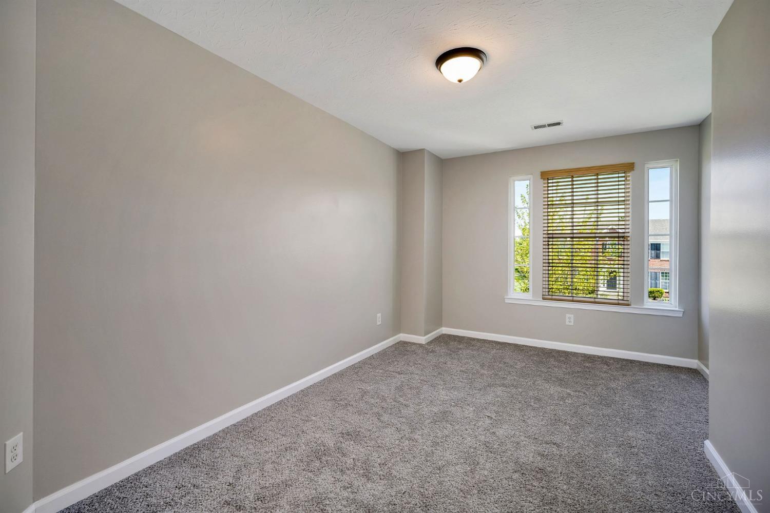 8105 Vegas Circle