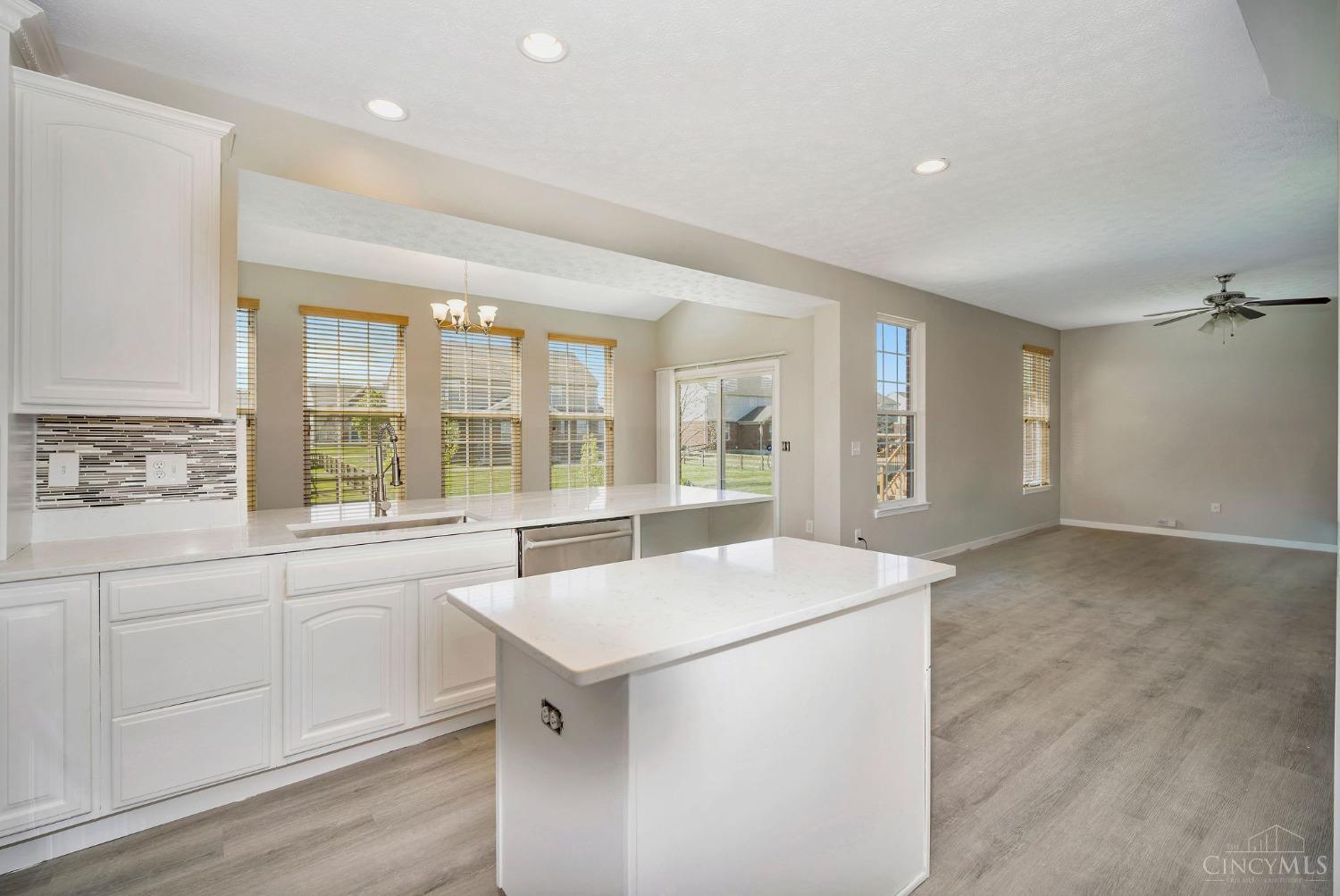 8105 Vegas Circle