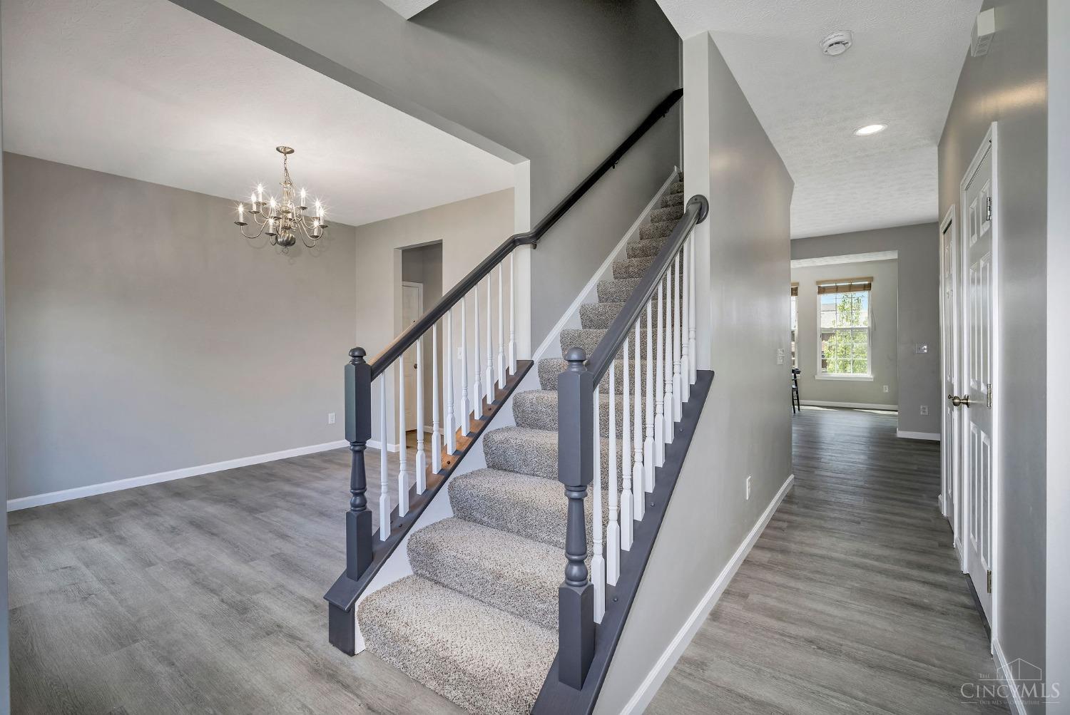 8105 Vegas Circle