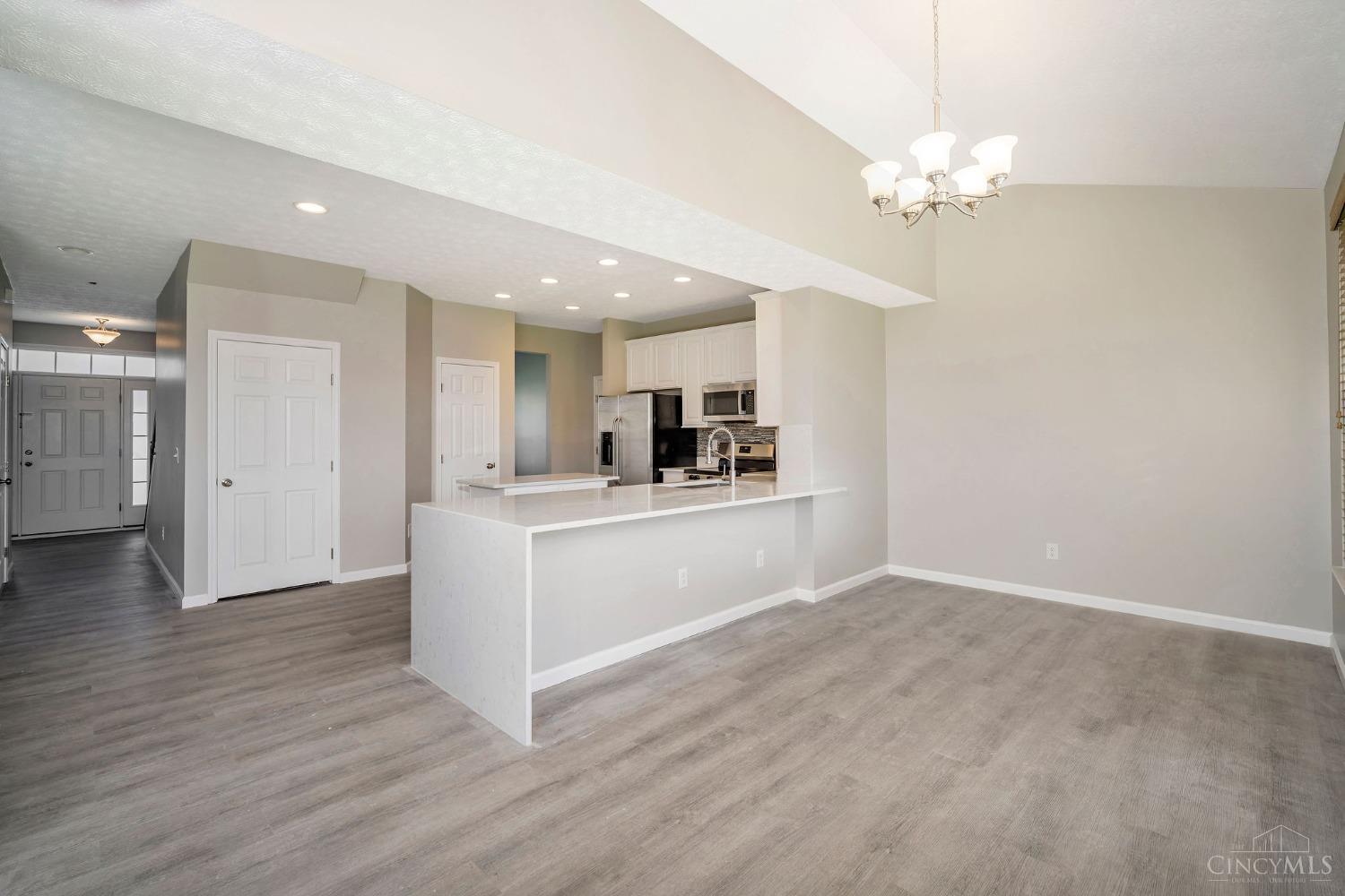 8105 Vegas Circle