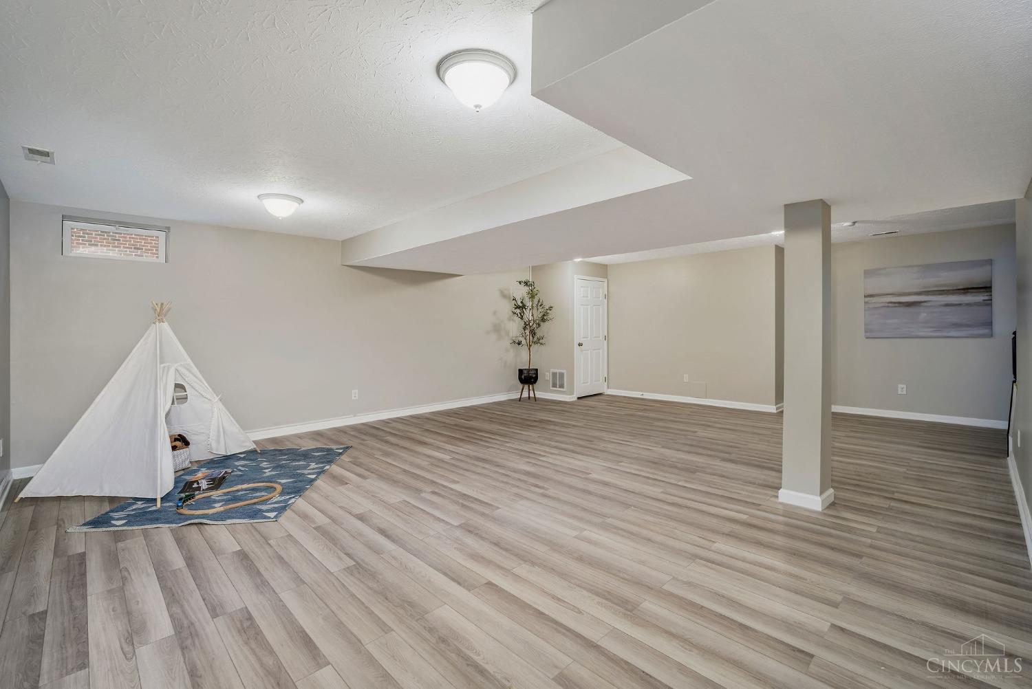 8105 Vegas Circle