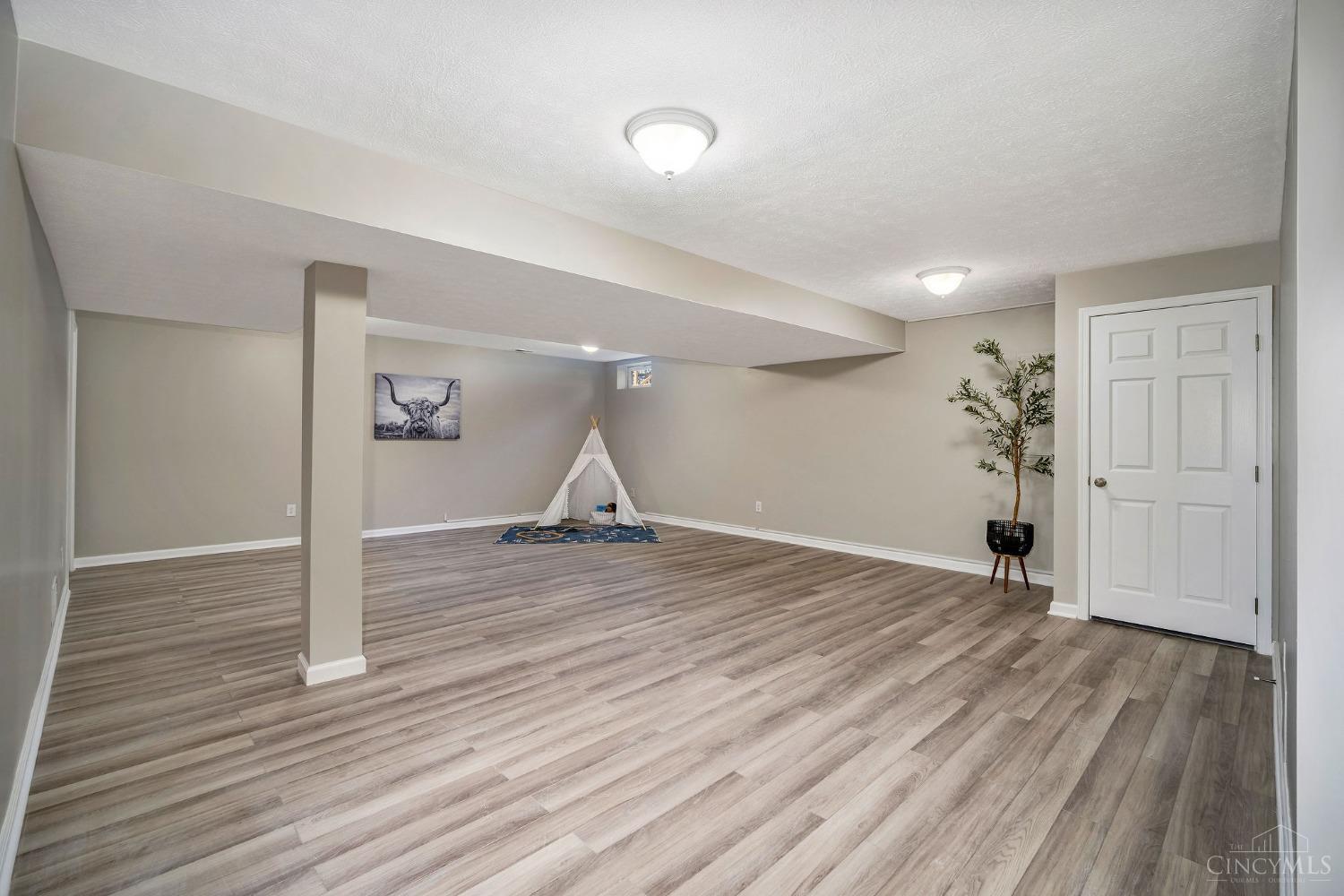 8105 Vegas Circle