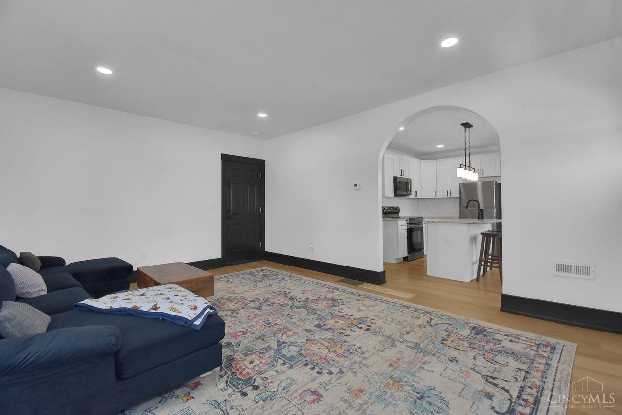 3021 Melrose Avenue