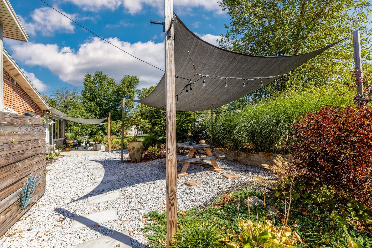 7186 Willow Oak Court