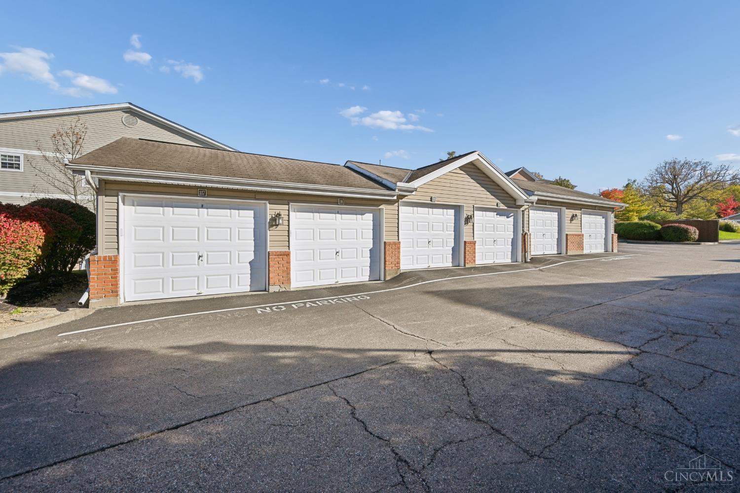 6704 Kelseys Oak Court