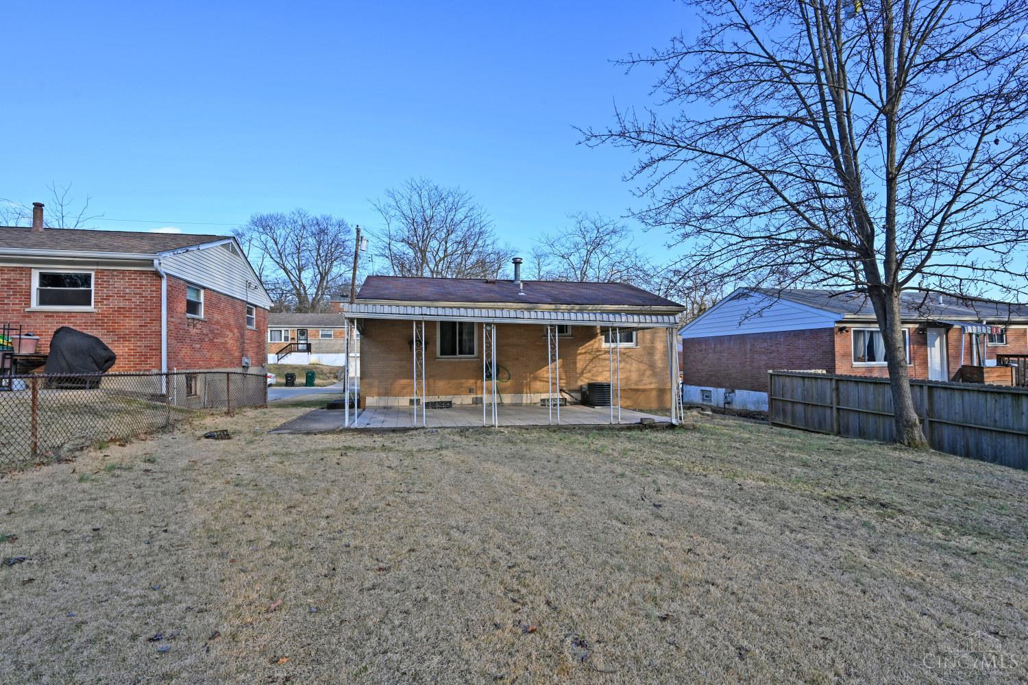 3041 Westknolls Lane