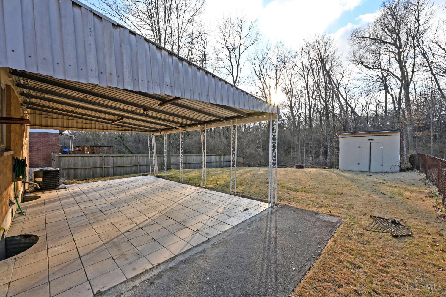 3041 Westknolls Lane