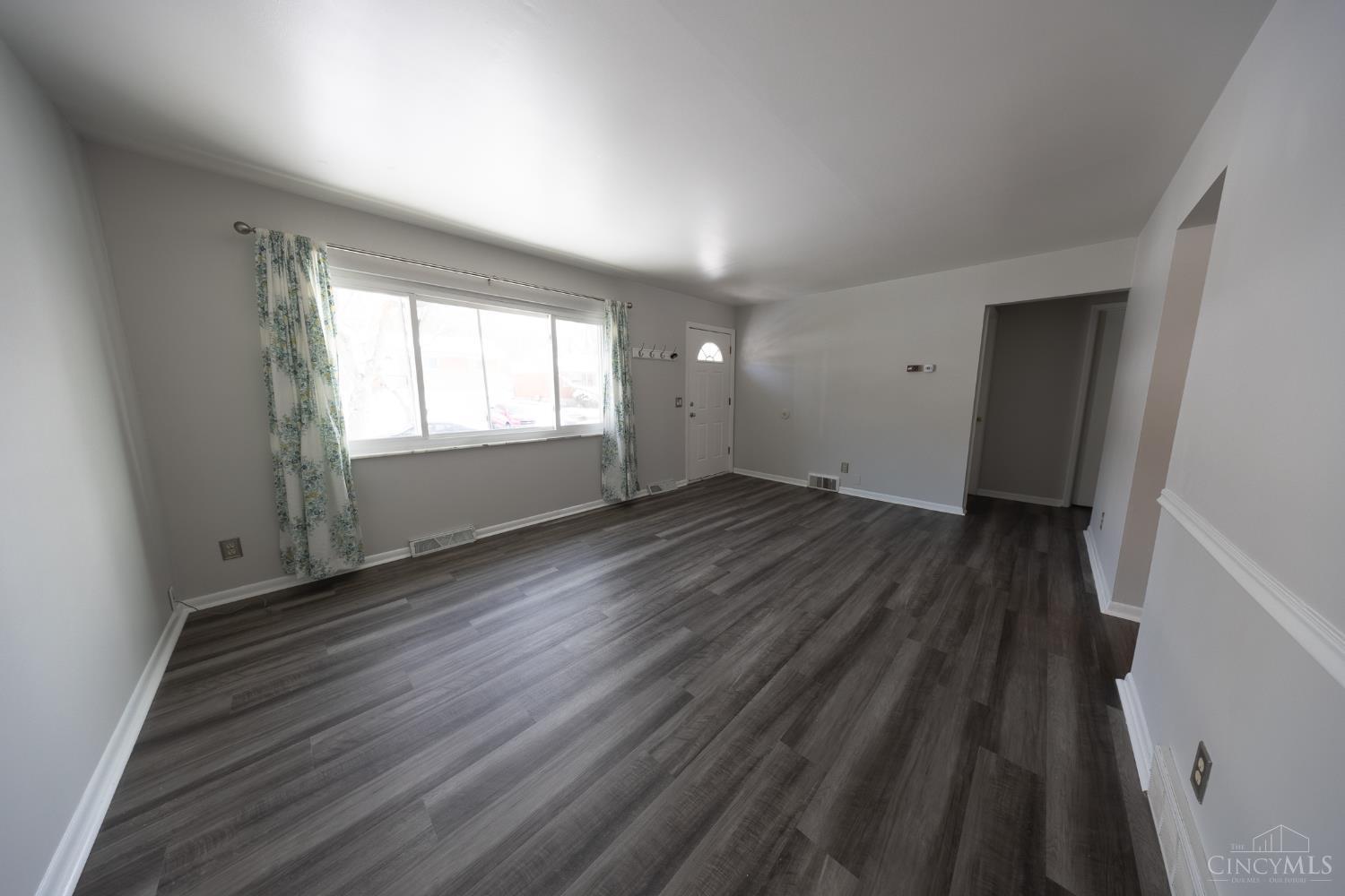 3041 Westknolls Lane