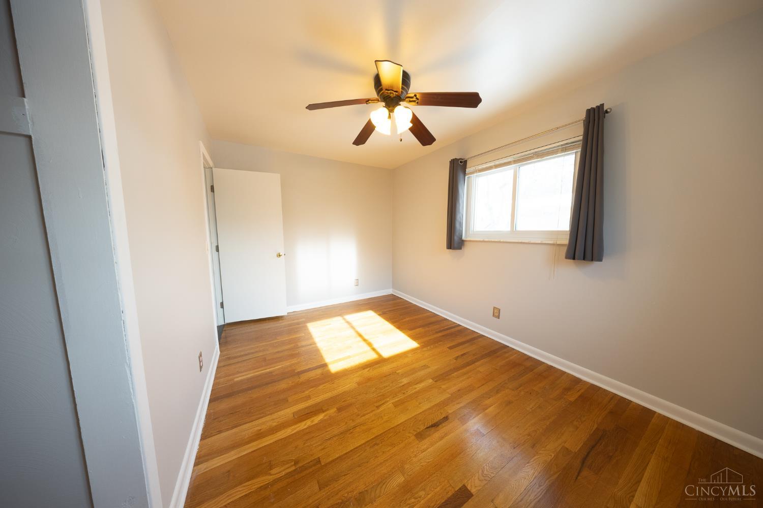 3041 Westknolls Lane