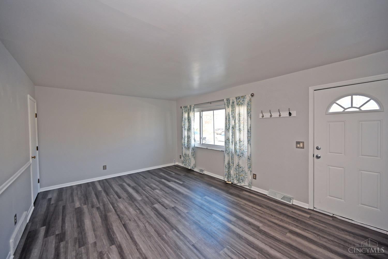 3041 Westknolls Lane