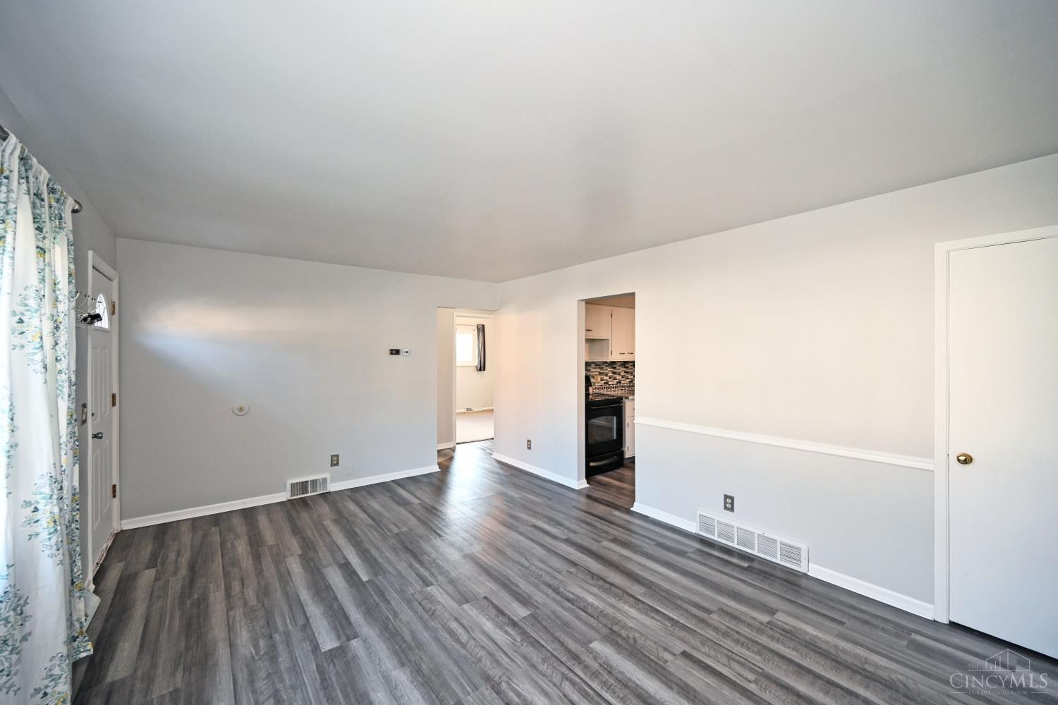 3041 Westknolls Lane