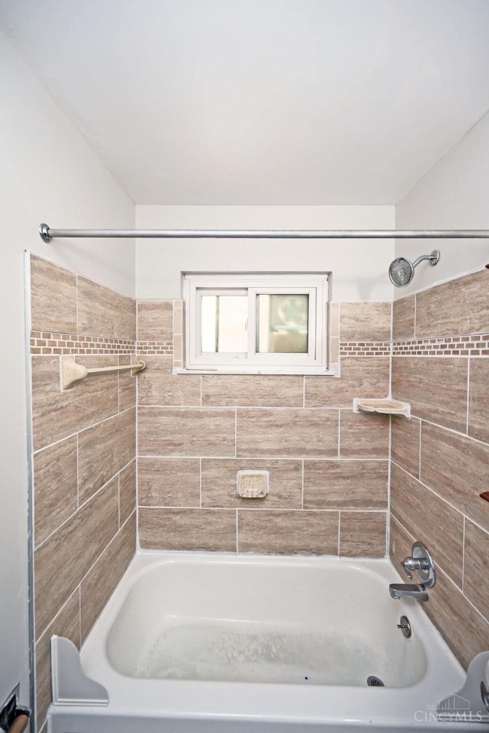 3041 Westknolls Lane