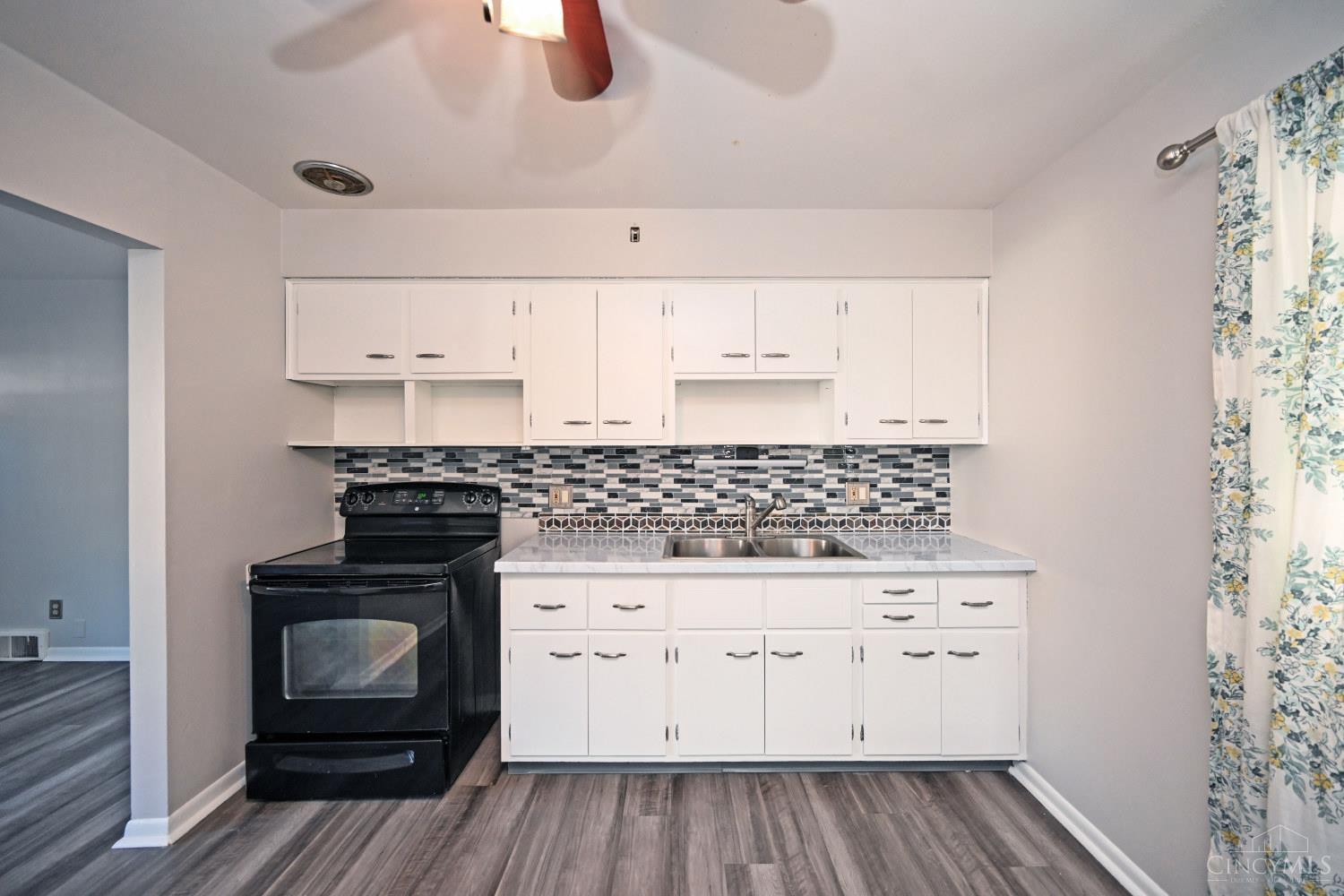 3041 Westknolls Lane